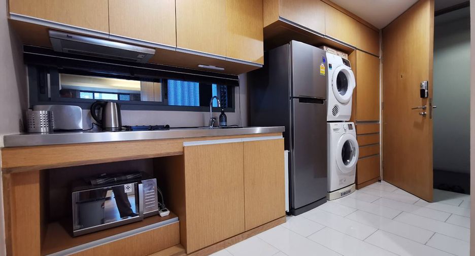 For sale 1 bed condo in Watthana, Bangkok