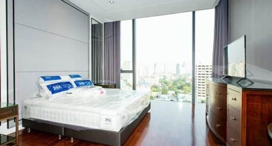For rent and for sale 2 bedrooms condo in Khlong Toei, Bangkok