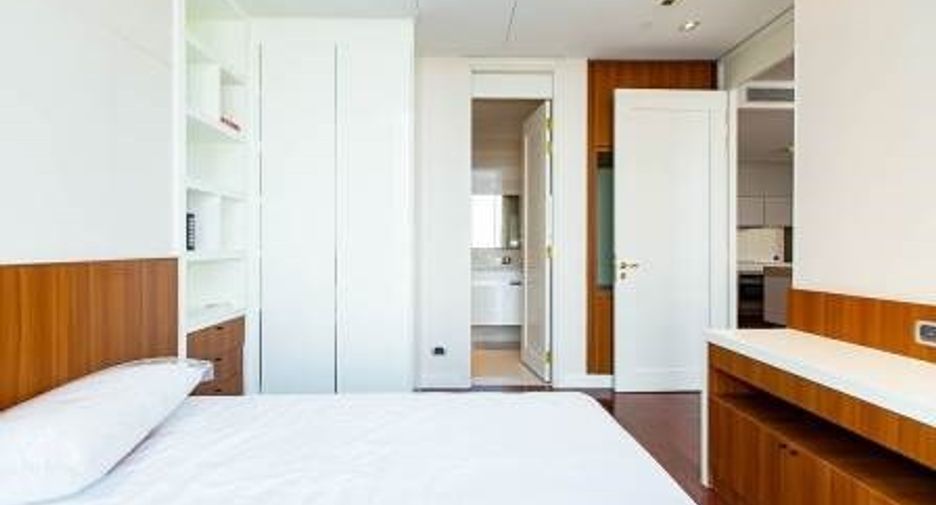 For rent and for sale 2 bedrooms condo in Khlong Toei, Bangkok