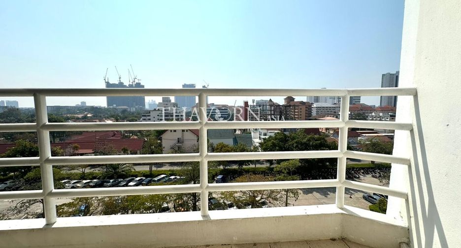 For sale 2 ベッドルーム condo in Bang Lamung, Chonburi