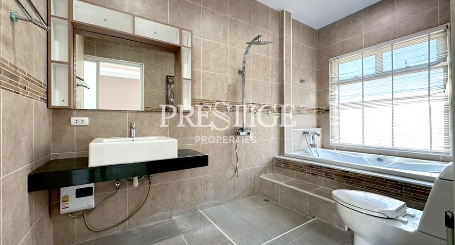 For sale 3 bedrooms house in Bang Lamung, Chonburi