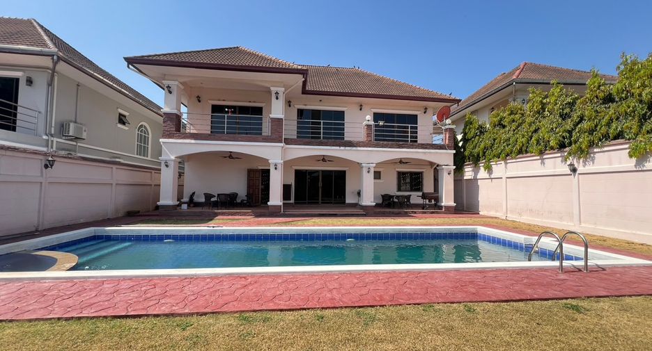 Haus zum Kauf mit 4 Zimmer in Ban Bueng, Chonburi