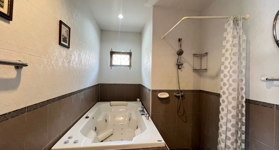 Haus zum Kauf mit 4 Zimmer in Ban Bueng, Chonburi