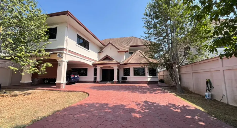 À vendre 4 chambres maison à Ban Bueng, Chonburi