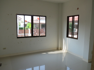 Casa en venta de 2 habitaciones en Phan Thong, Chonburi