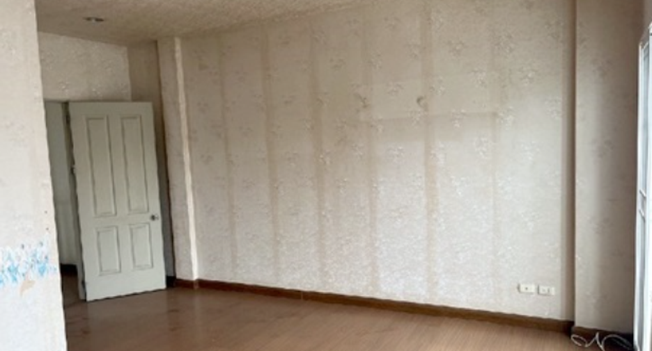 Reihenhaus zum Kauf mit 4 Zimmer in Saphan Sung, Bangkok