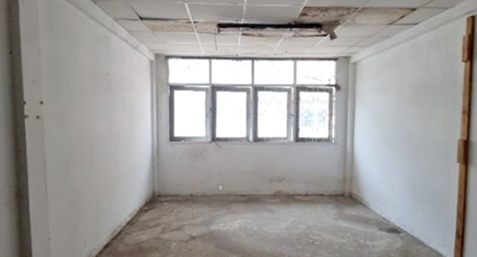 For sale 1 bed retail Space in Yan Nawa, Bangkok