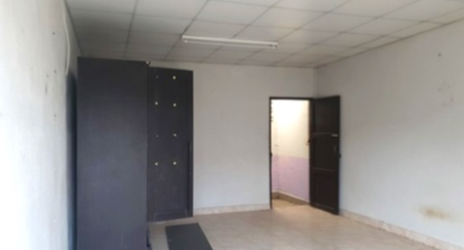 À vendre 10 chambres local commercial à Mueang Chon Buri, Chonburi