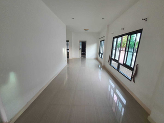 Casa en venta de 2 habitaciones en Phan Thong, Chonburi