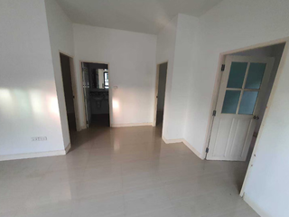 Casa en venta de 2 habitaciones en Phan Thong, Chonburi