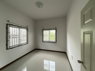 Casa en venta de 2 habitaciones en Phan Thong, Chonburi