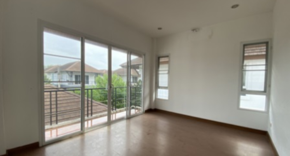For sale 4 bedrooms house in Mueang Rayong, Rayong