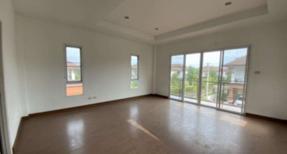 For sale 4 bedrooms house in Mueang Rayong, Rayong