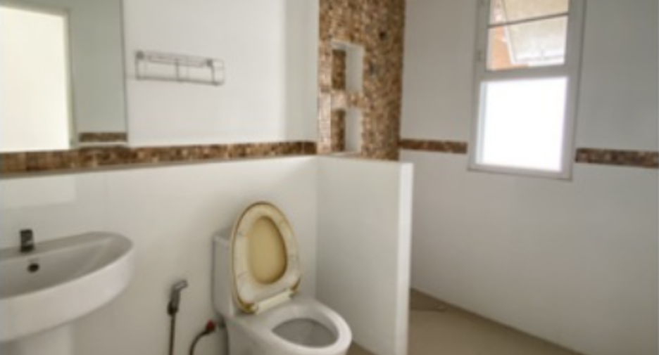 For sale 4 bedrooms house in Mueang Rayong, Rayong