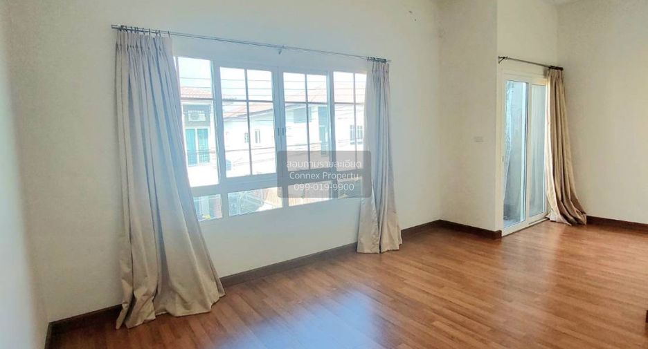 For sale 3 bedrooms townhouse in Khlong Sam Wa, Bangkok