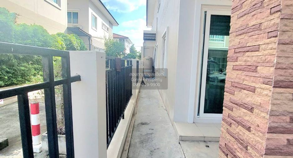 For sale 3 bedrooms townhouse in Khlong Sam Wa, Bangkok