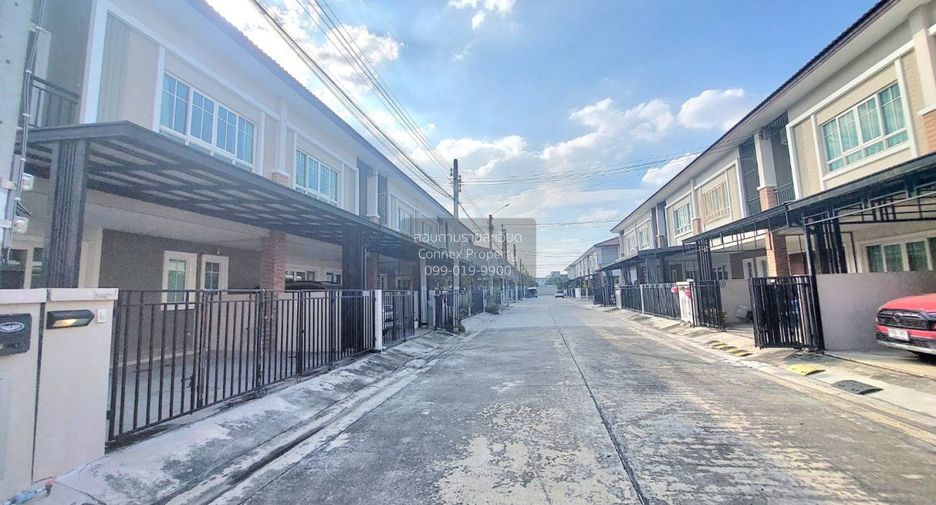 For sale 3 bedrooms townhouse in Khlong Sam Wa, Bangkok