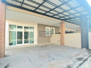 For sale 3 bedrooms townhouse in Khlong Sam Wa, Bangkok