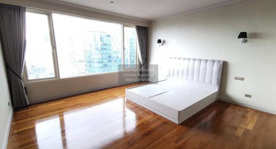 For rent 4 bedrooms condo in Watthana, Bangkok