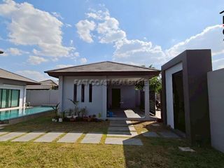 À vendre et à louer 3 chambres maison à Bang Lamung, Chonburi
