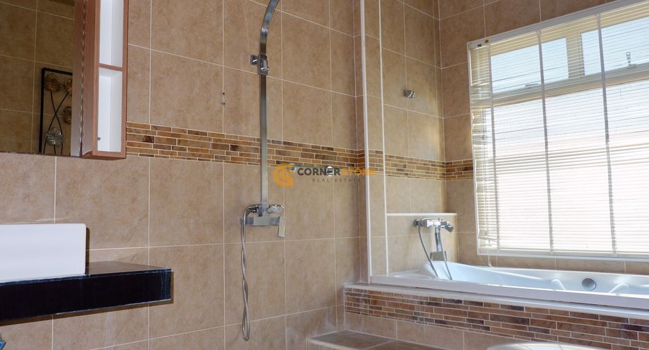 For rent and for sale 3 bedrooms house in Bang Lamung, Chonburi