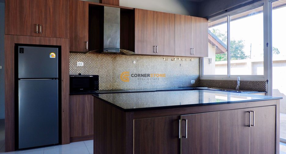 For rent and for sale 3 bedrooms house in Bang Lamung, Chonburi