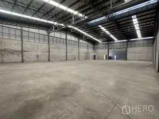 Almacén en alquiler en Phra Pradaeng, Samut Prakan