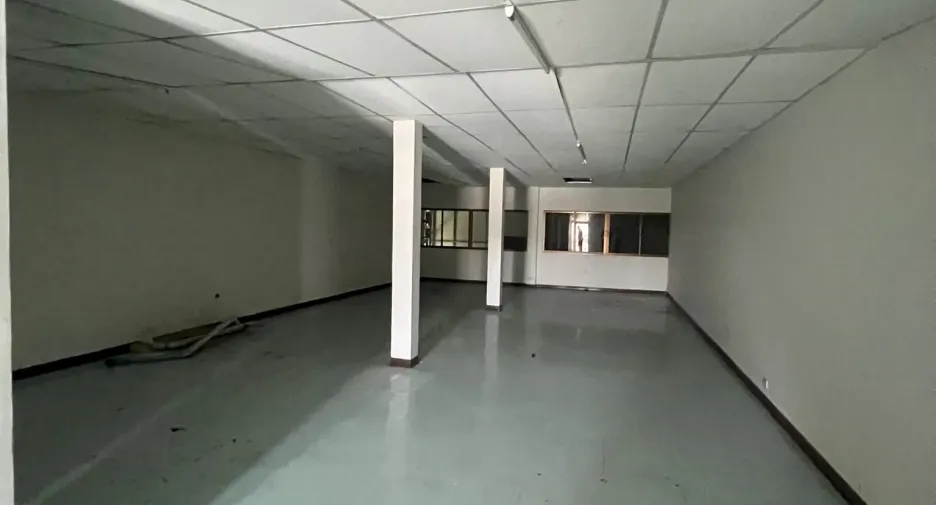 For rent retail Space in Watthana, Bangkok