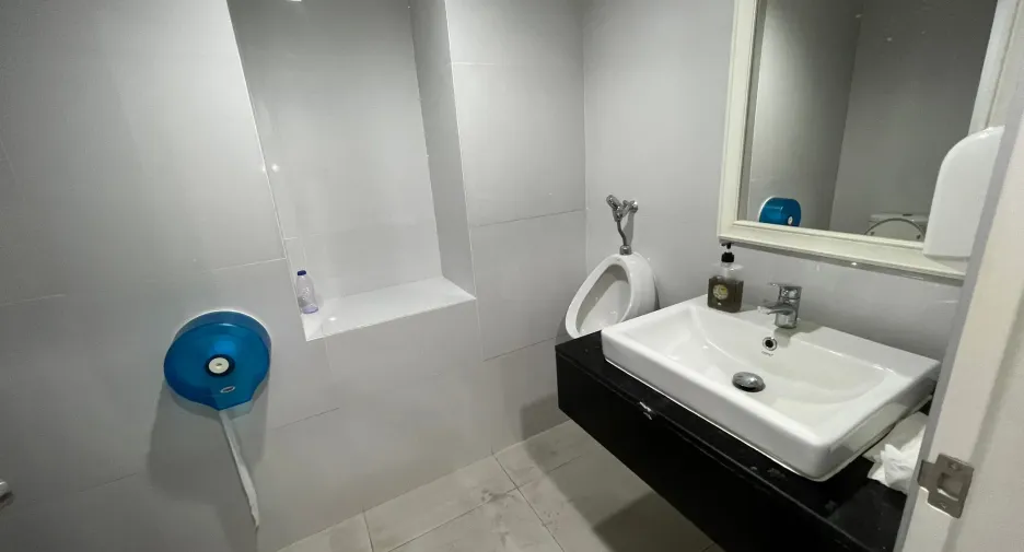 For rent retail Space in Watthana, Bangkok