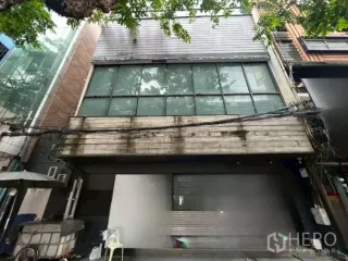 For rent retail Space in Bang Rak, Bangkok