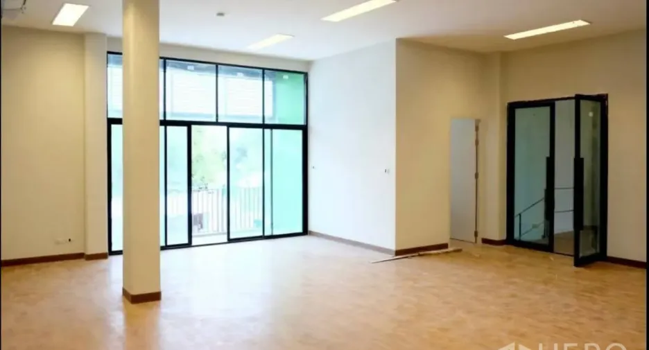 For rent warehouse in Bang Sao Thong, Samut Prakan