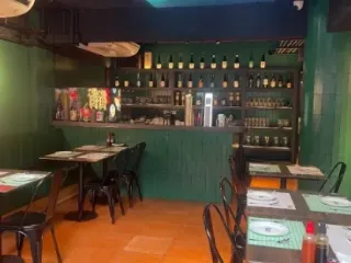 Аренда торговое помещение в Щаттхана, Бангкок