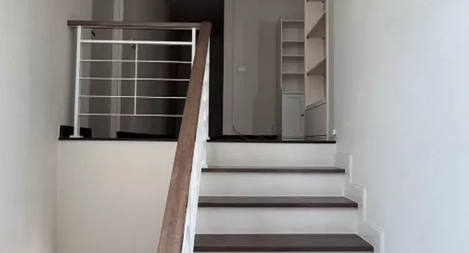 For rent and for sale 4 bedrooms house in Saphan Sung, Bangkok