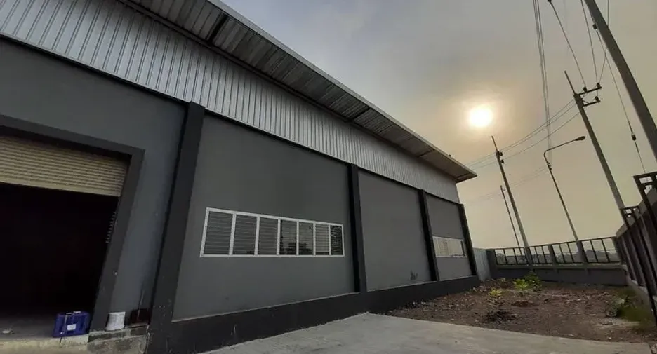 For rent warehouse in Lam Luk Ka, Pathum Thani