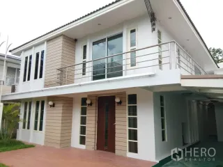 出租 3 卧室 独立屋 在 Watthana, 曼谷