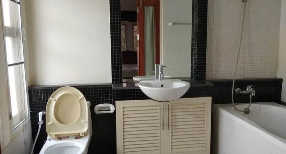 For rent 3 bedrooms house in Watthana, Bangkok