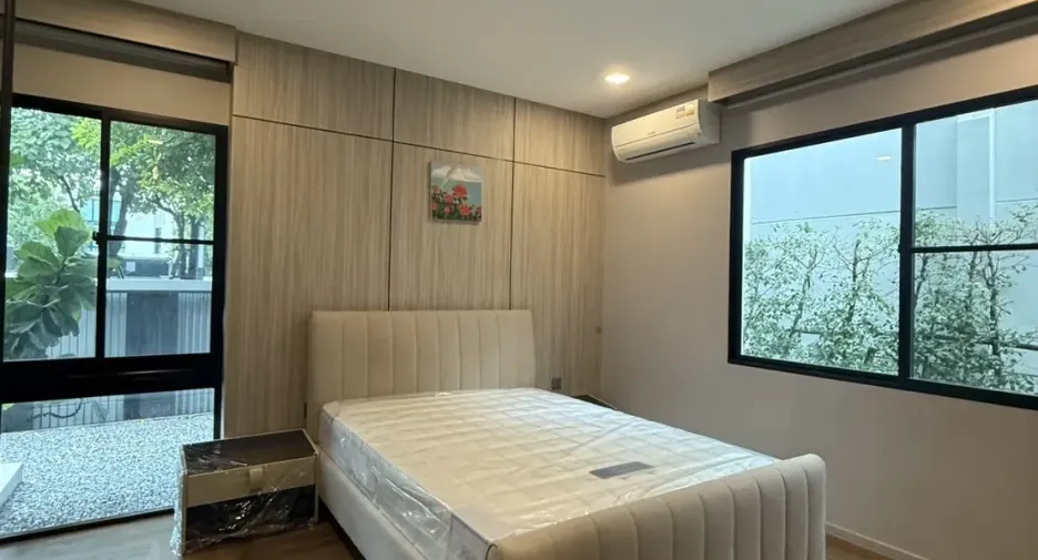 Haus zur Miete mit 5 Zimmer in Saphan Sung, Bangkok