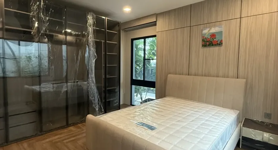 Haus zur Miete mit 5 Zimmer in Saphan Sung, Bangkok