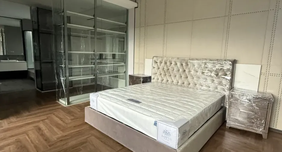 Haus zur Miete mit 5 Zimmer in Saphan Sung, Bangkok