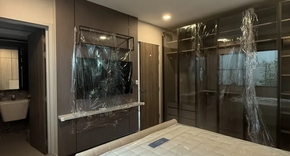 Haus zur Miete mit 5 Zimmer in Saphan Sung, Bangkok