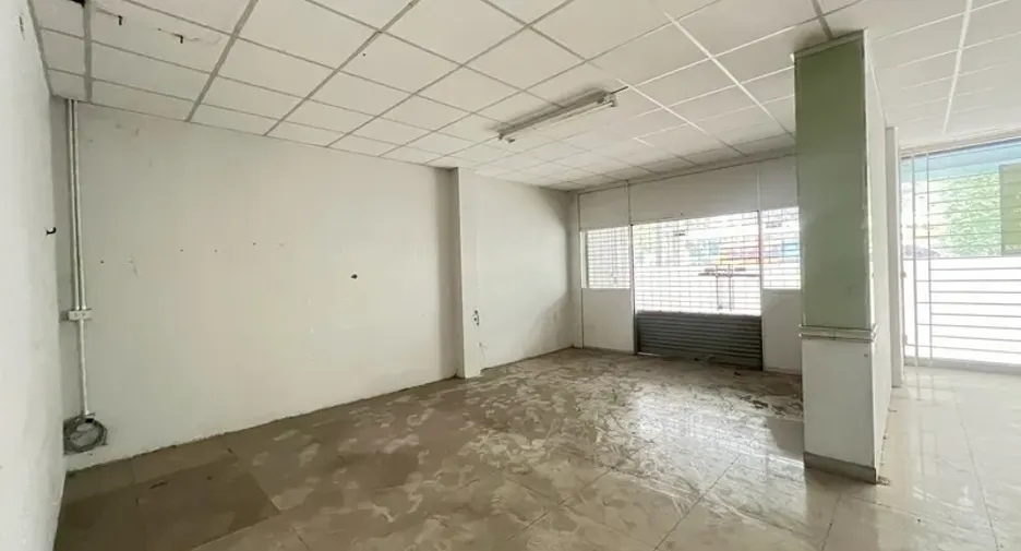 For rent 8 bedrooms retail Space in Phra Khanong, Bangkok