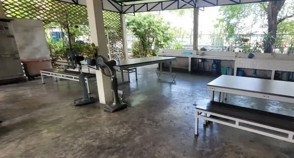 For rent warehouse in Mueang Samut Prakan, Samut Prakan