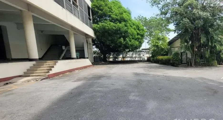 For rent warehouse in Mueang Samut Prakan, Samut Prakan
