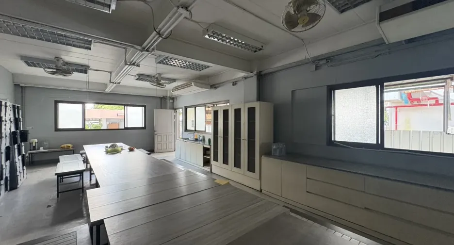 For sale warehouse in Bang Sao Thong, Samut Prakan