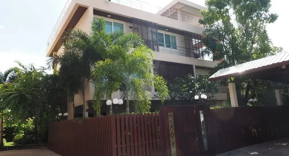 ขาย 5 ห้องนอน ออฟฟิศ ใน พระโขนง, กรุงเทพฯ
