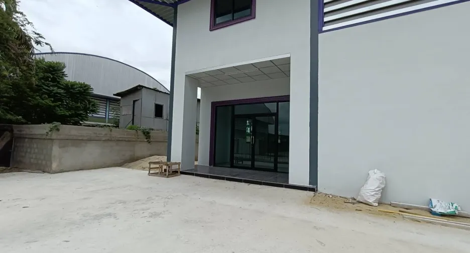 For rent warehouse in Lam Luk Ka, Pathum Thani