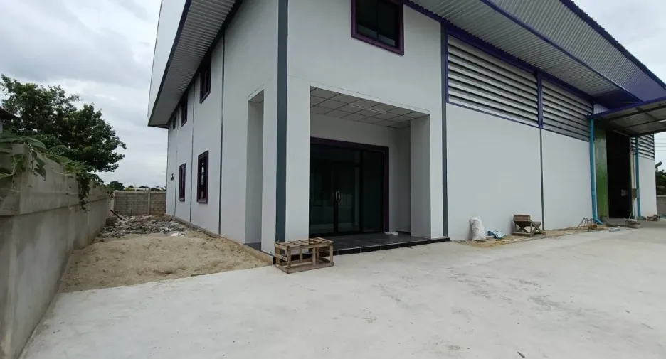 For rent warehouse in Lam Luk Ka, Pathum Thani