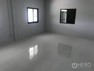 出租 仓库 在 Khlong Luang, Pathum Thani
