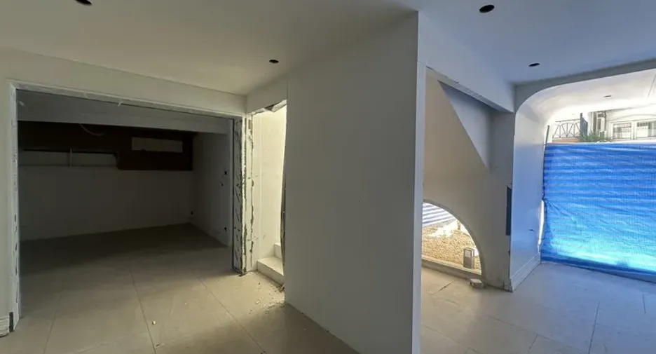For rent 7 bedrooms office in Pathum Wan, Bangkok