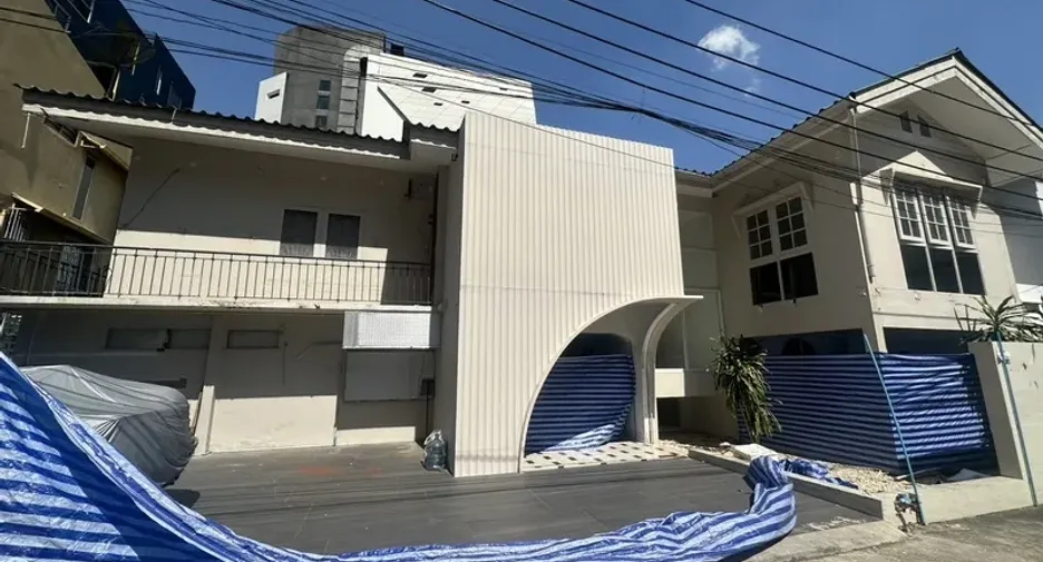 For rent 7 bedrooms office in Pathum Wan, Bangkok